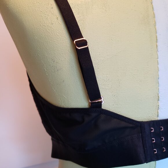 Soma Intimates and Sleepwear Crossover Lace Bralette - Size: L - Picture 16 of 16